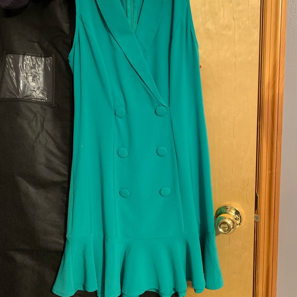 Green mini ruffled dress - Picture 5 of 7
